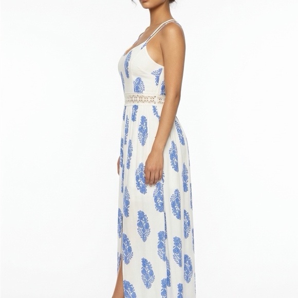 Fashion Nova Women Elegant Maxi Dress blue floral XS. - Picture 4 of 6